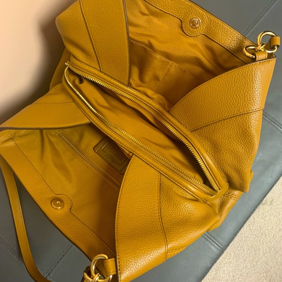 Coach handbag. - Picture 5 of 5